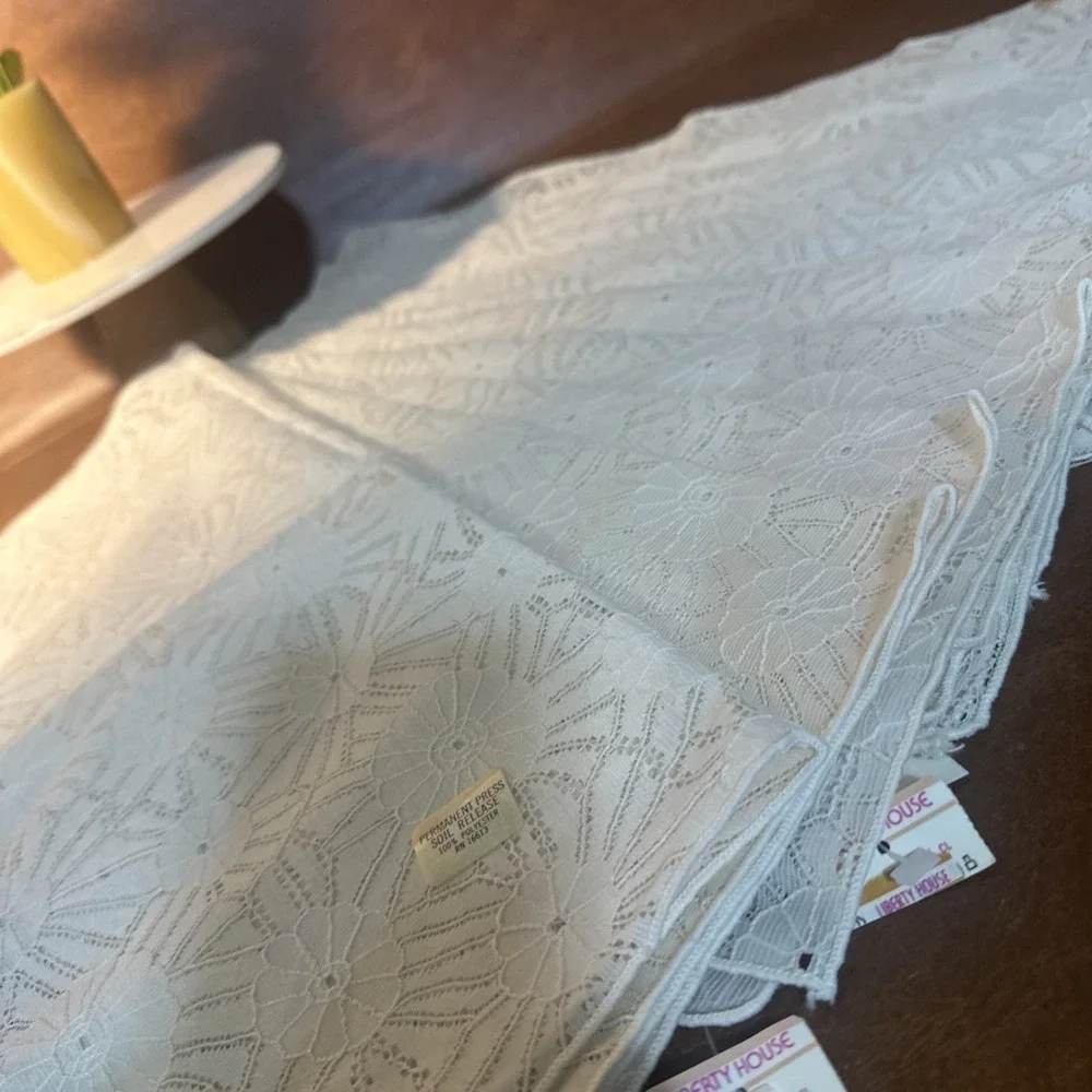 Set of 12 Vintage Matching Decor, From Liberty House 16 X 16NapkinsNWT